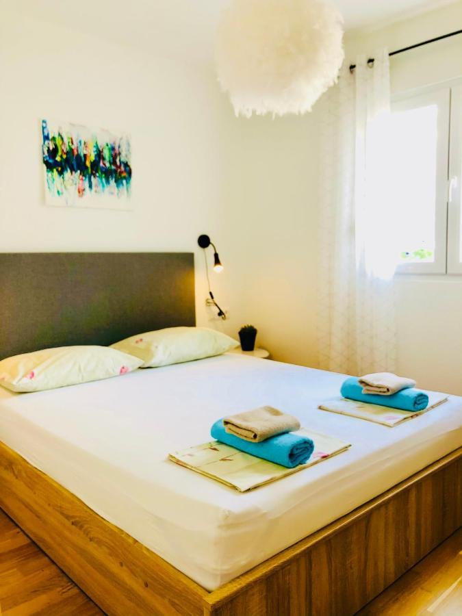 Villa Dani Sea&Pool Apartments Traù Esterno foto