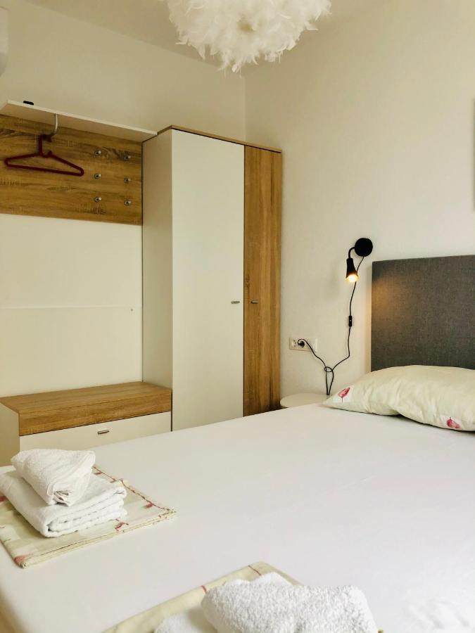 Villa Dani Sea&Pool Apartments Traù Esterno foto