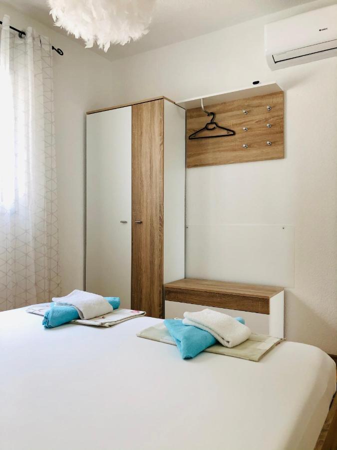 Villa Dani Sea&Pool Apartments Traù Esterno foto