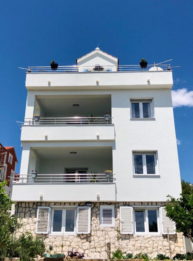 Villa Dani Sea&Pool Apartments Traù Esterno foto