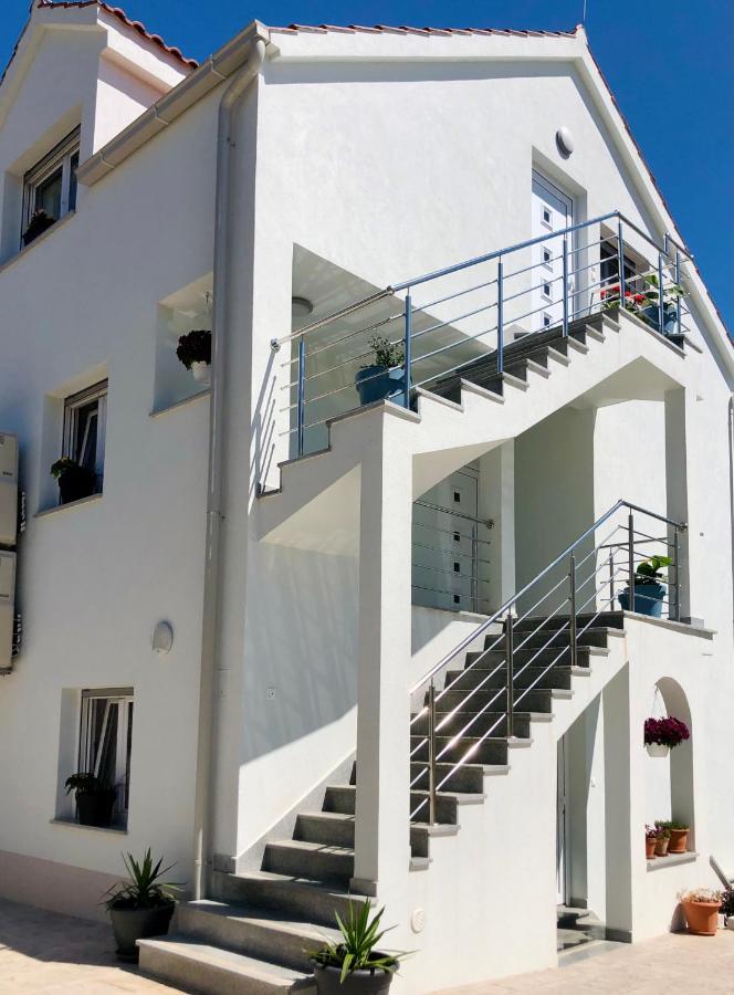 Villa Dani Sea&Pool Apartments Traù Esterno foto